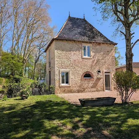 Location Pigeonnier * Saint-Benigne